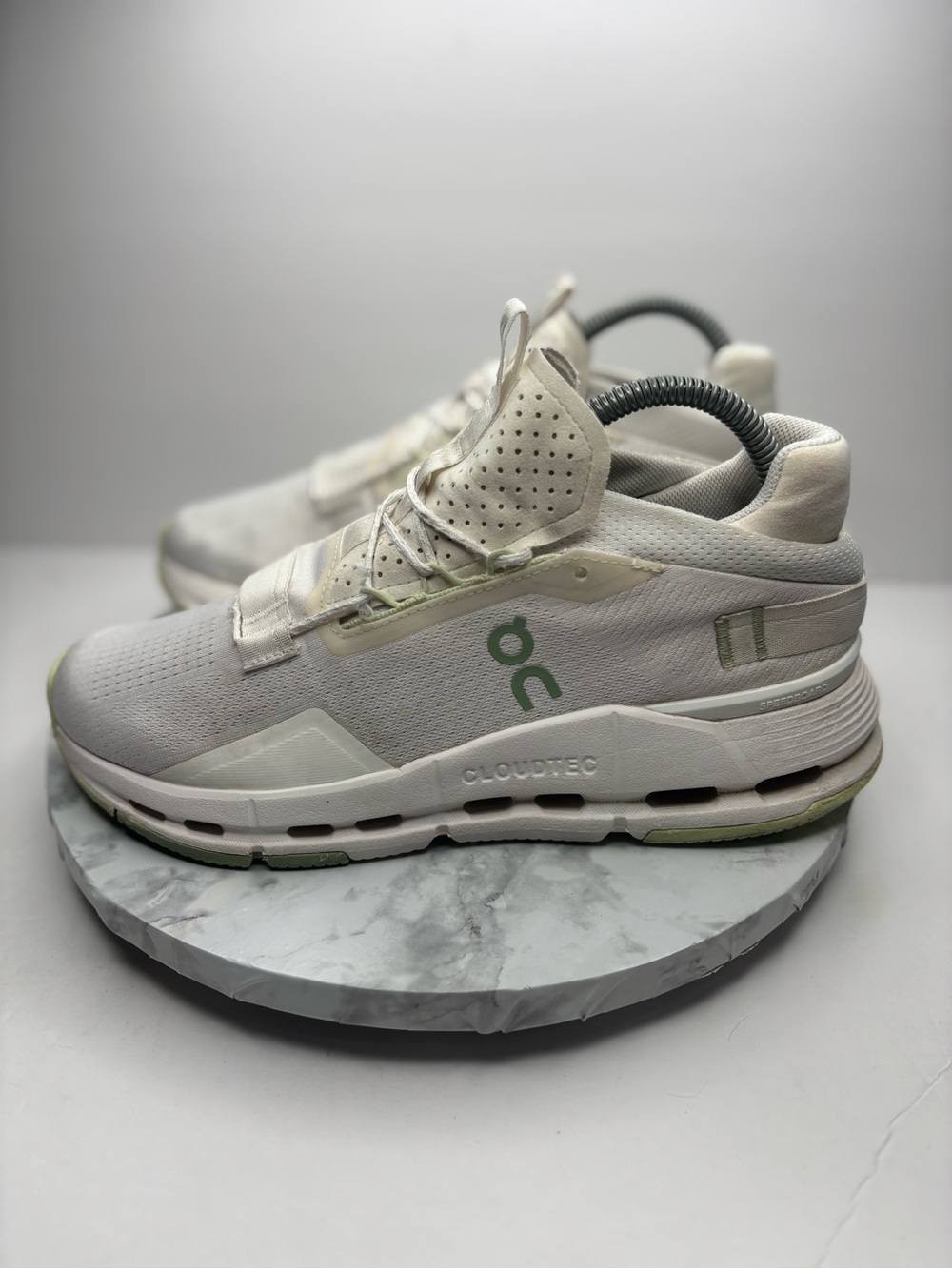 Size 8- On Cloudnova 2 casual sneakers feature light green
